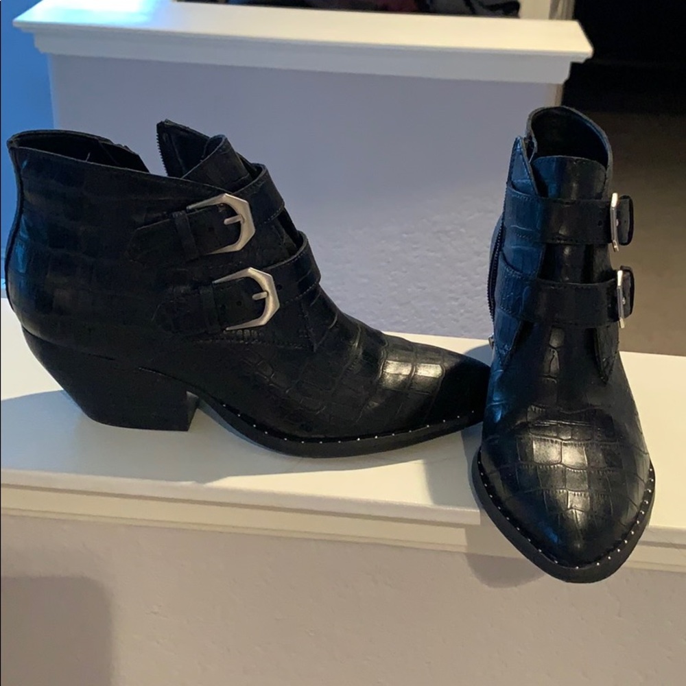 Buckle booties